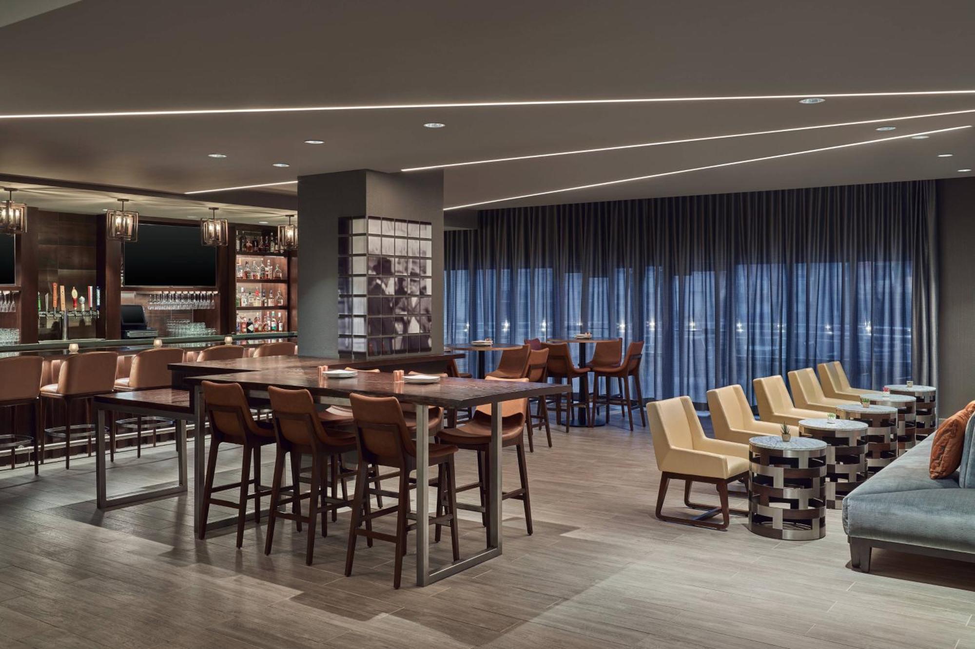 Hotel Delta By Marriott Downtown