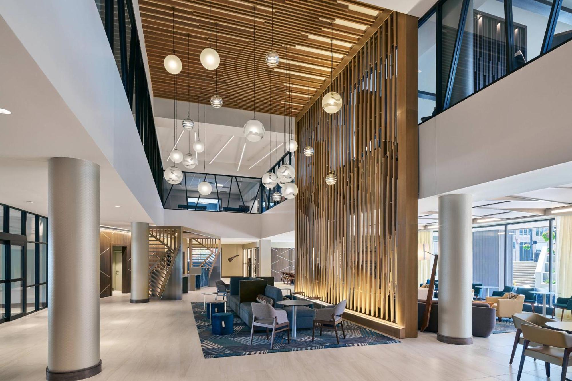 Hotel Delta By Marriott Downtown Ashland